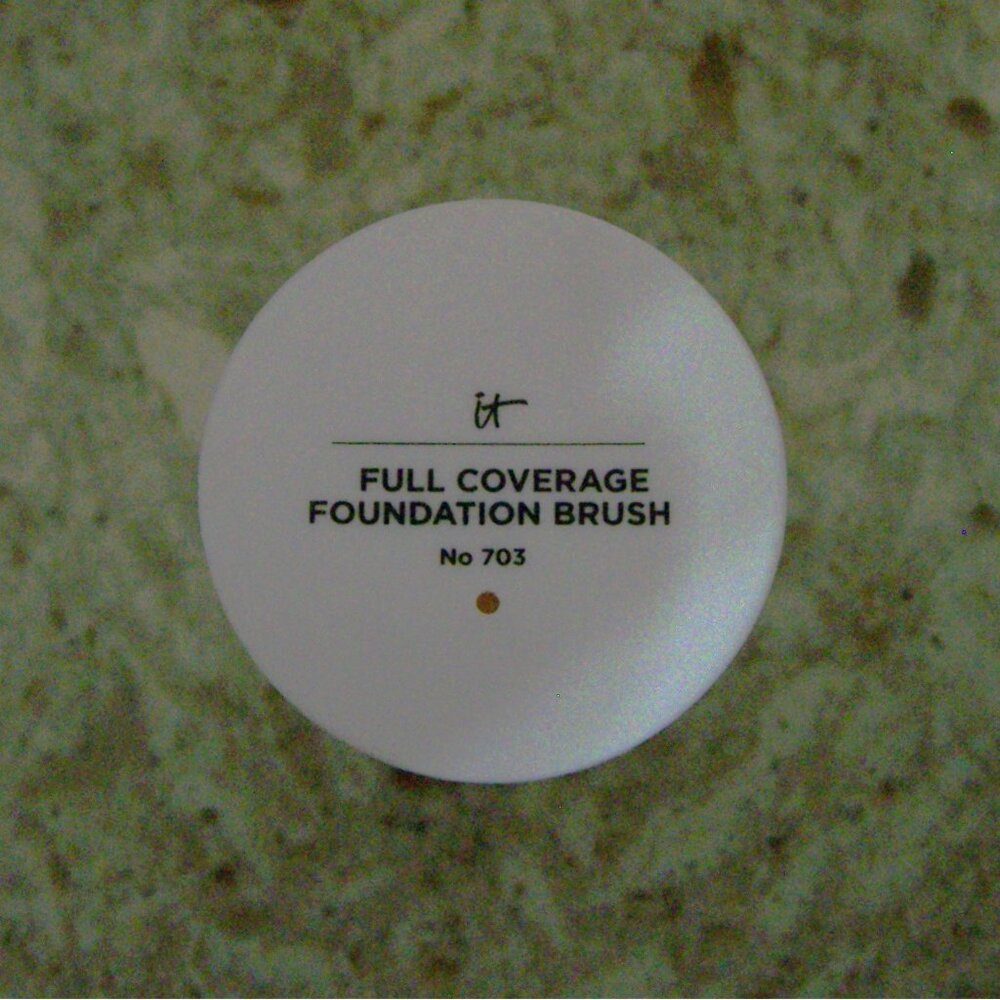 It Heavenly Skin Foundation Brush - Picture 3 of 4